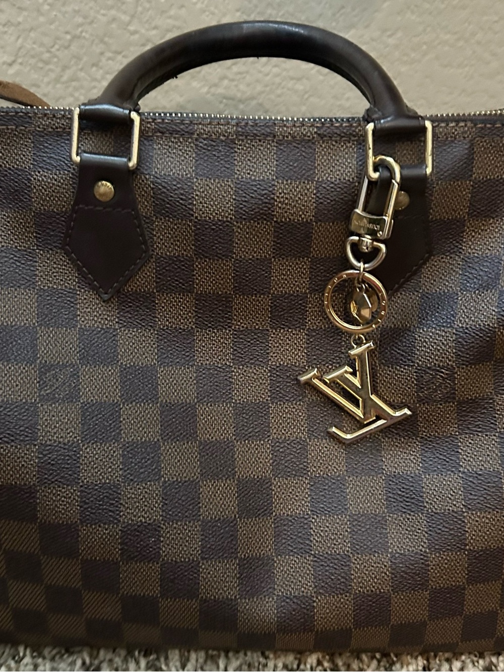 Authentic Louis Vuitton Damier Ebene Speedy Tote with LV Charm - Picture 4 of 12